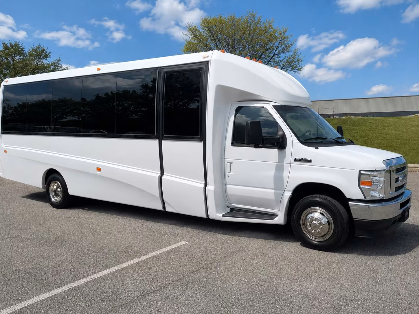 minibus rentals for smaller concert groups heading out from north las vegas